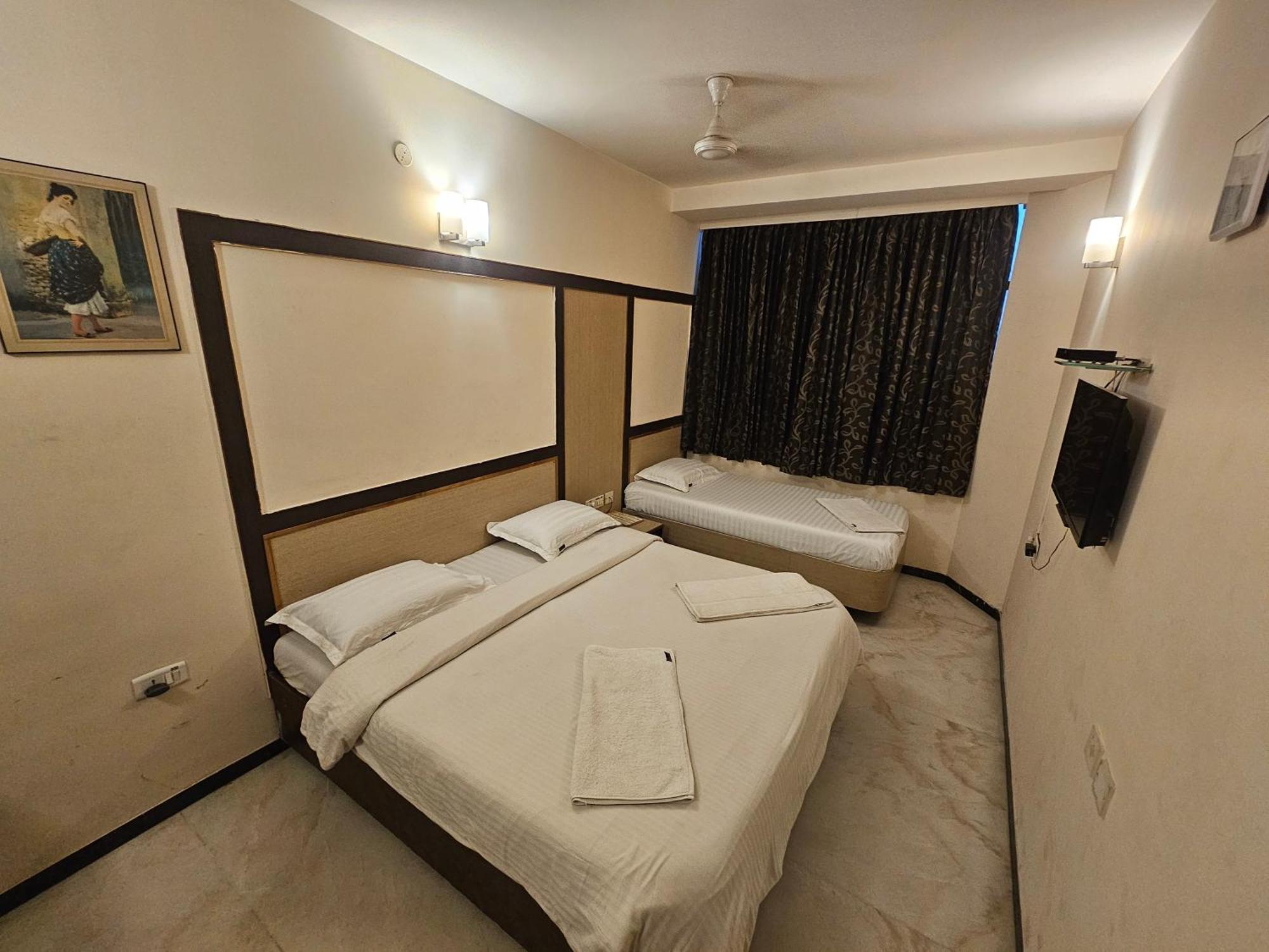 Hotel Merilin Erode Extérieur photo