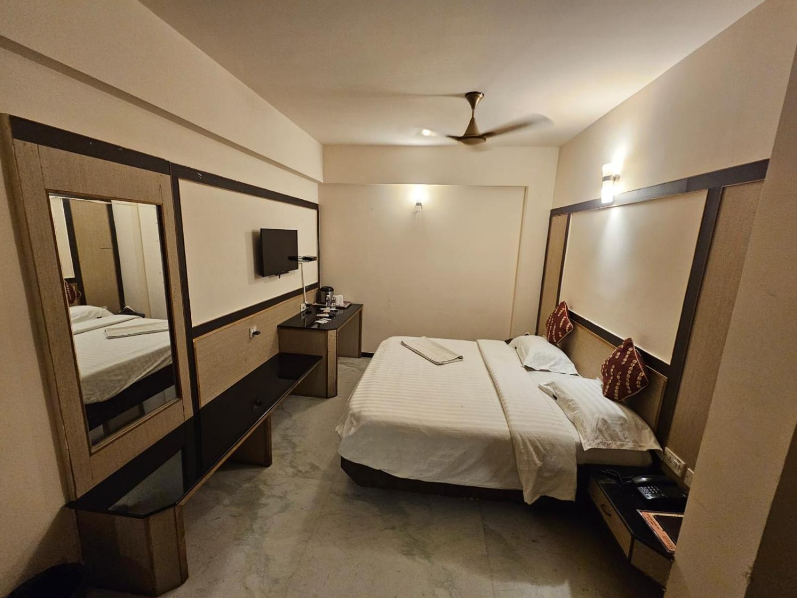 Hotel Merilin Erode Extérieur photo